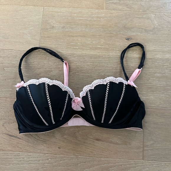 Victoria's Secret Other - Vintage Victoria's Secret "Sexy Little Things" Clamshell Underwire Bra